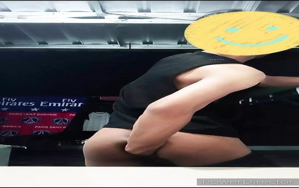 Tinju anal di depan umum
